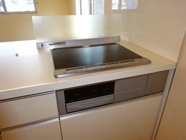 アジュール美和のキッチン|IHコンロ