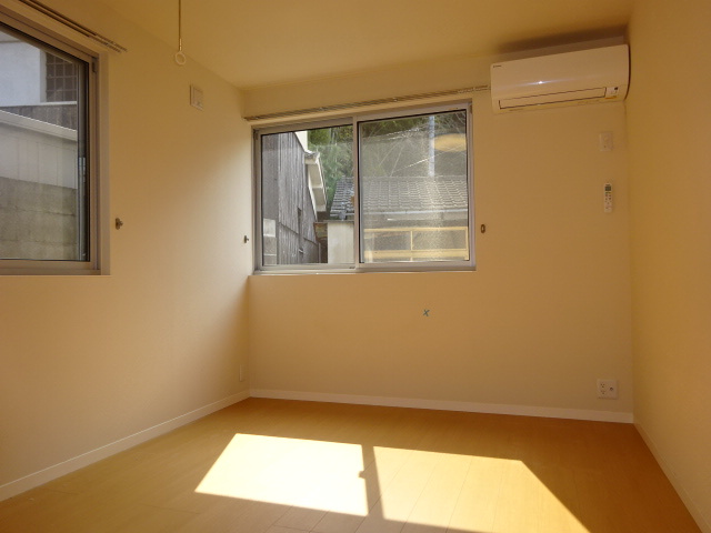 アジュール美和の寝室|洋室