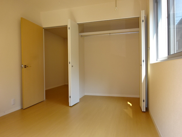 アジュール美和の寝室|洋室