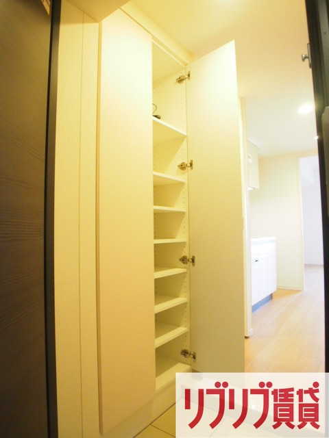 ヒューリックレジデンス千葉中央の玄関