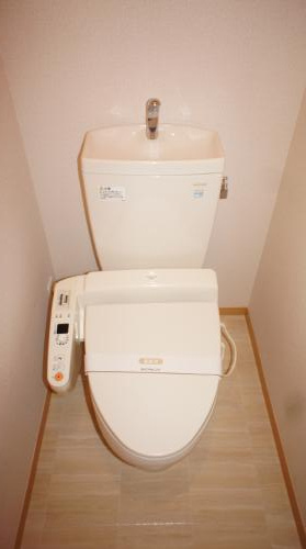 【トイレ】 | ヴィラロッソ | ゆったりとした空間のトイレです
