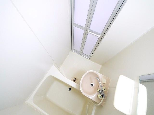 スタジオMの浴室|日々の疲れを癒すお風呂付です