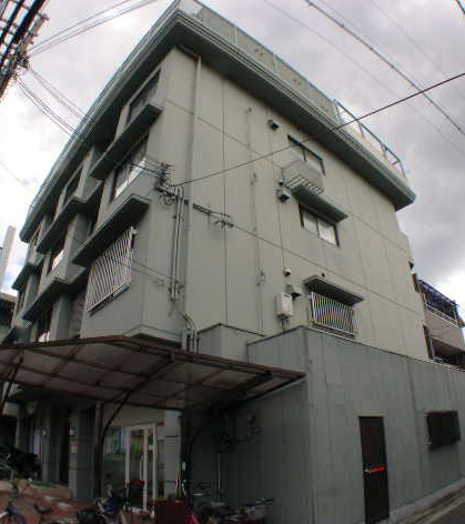 東大阪市南上小阪の賃貸マンションの外観