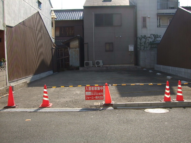 西上小阪モータープールの外観