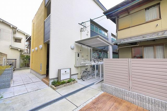 カーサ・ドマーニのその他共用部分|屋根付きの駐輪場です