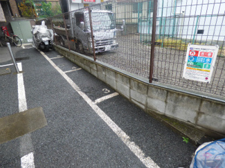 【駐車場】