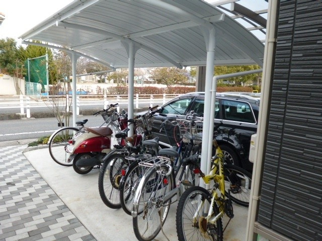 カレラガーデンＣのその他共用部分|自転車置き場