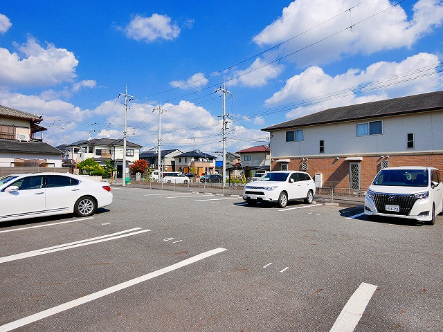 プレジールの駐車場|駐車場完備です