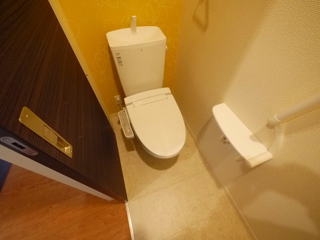 アンビエラのトイレ|清潔感のあるトイレです