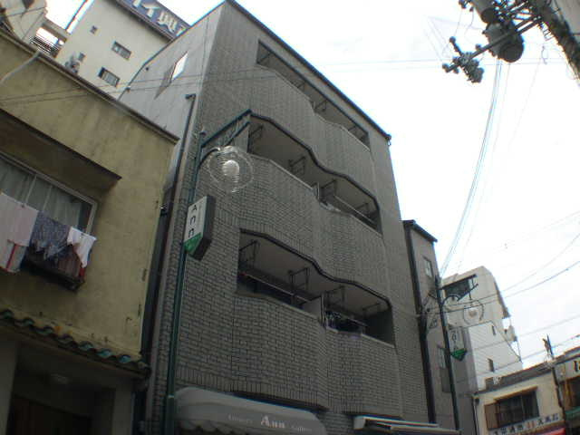 東大阪市小阪本町１丁目の賃貸マンションの外観