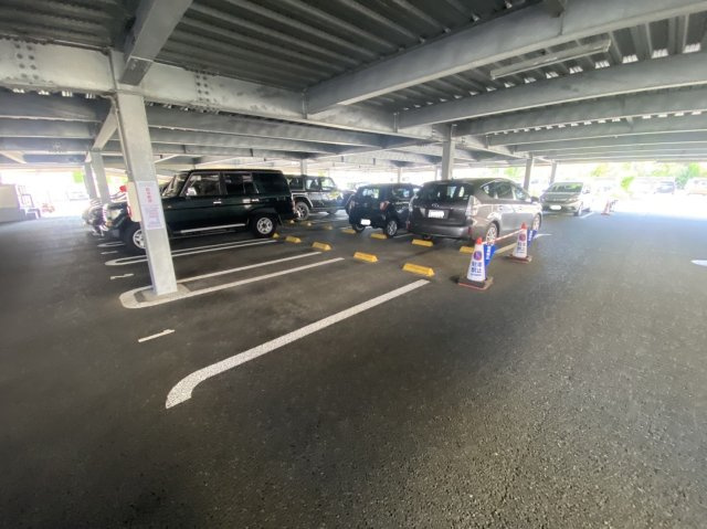 ル・クラージュの駐車場
