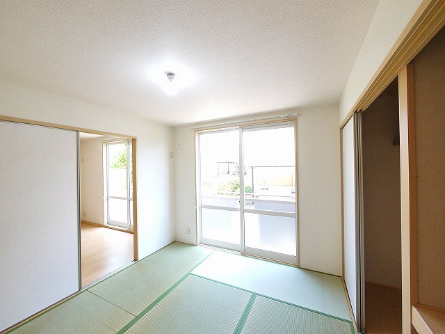 クレストタウンの和室|和室、ちょっとしたくつろぎスペースにいかがでしょうか