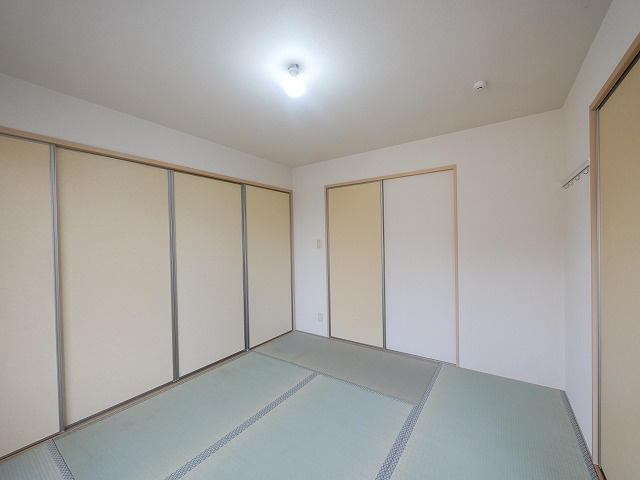 クレストタウンの和室|畳の上でゆっくりとくつろげる和室です