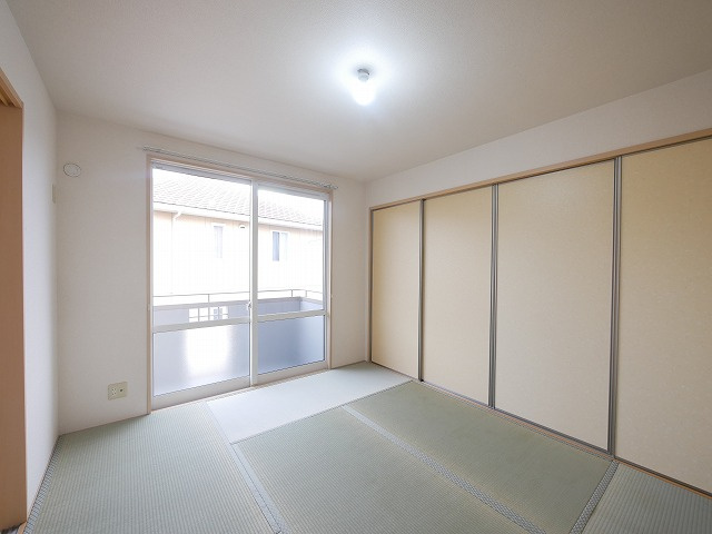 クレストタウンの和室|日本らしい落ち着いた雰囲気の和室です