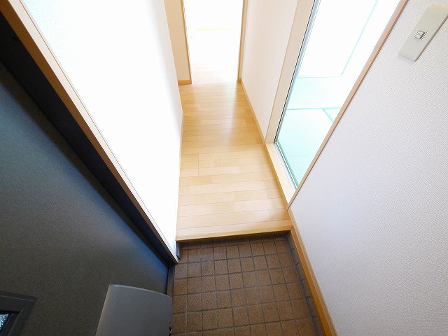 クレストタウンの玄関|シンプルで使いやすい玄関です