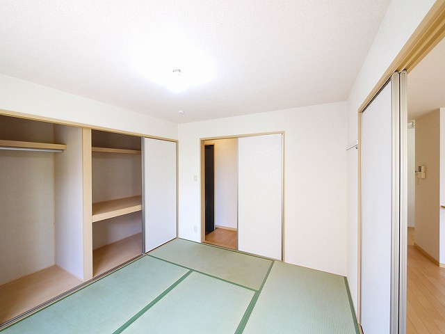クレストタウンの和室|畳の上でゆっくりとくつろげる和室です