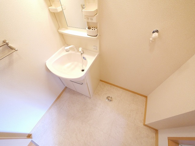 クレストタウンの独立洗面台|使いやすい独立洗面台です