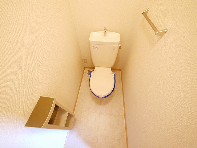 クレストタウンのトイレ|落ち着いたトイレです