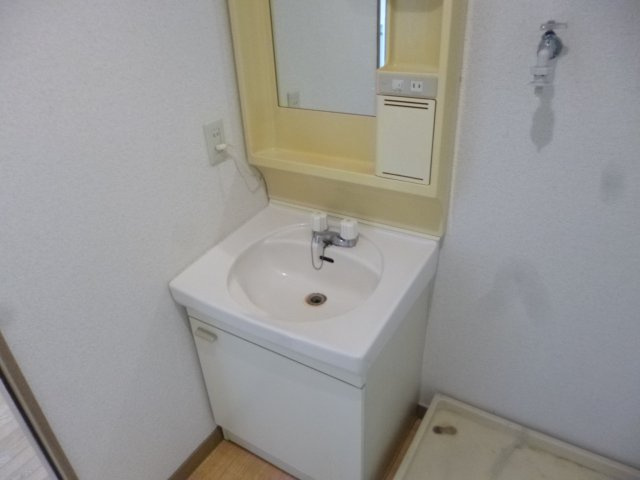 メイプルマンションの独立洗面台