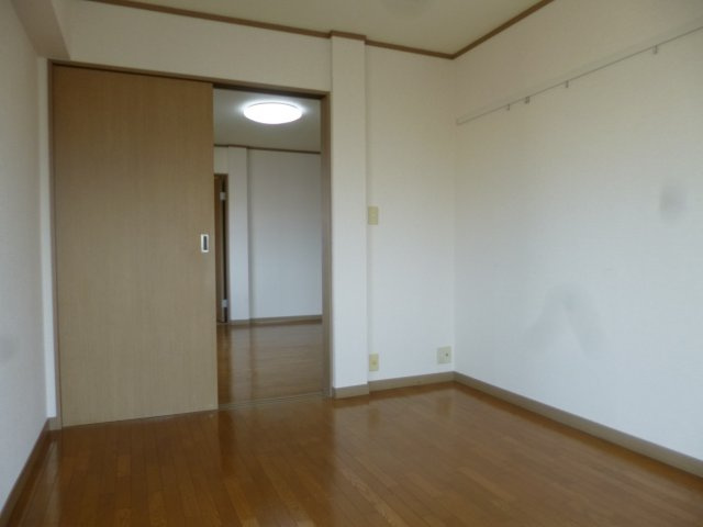 メイプルマンションの洋室
