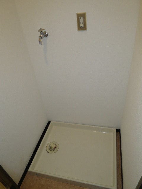 マンション阿沙多の設備|室内洗濯機置場