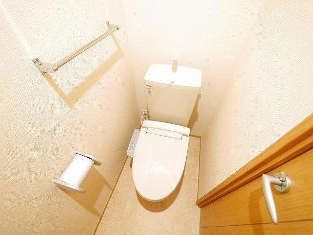 オートルフォワ・パレのトイレ|落ち着いた色調のトイレです