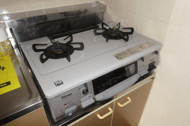 ラ・クプル93のキッチン|2口ガスコンロ