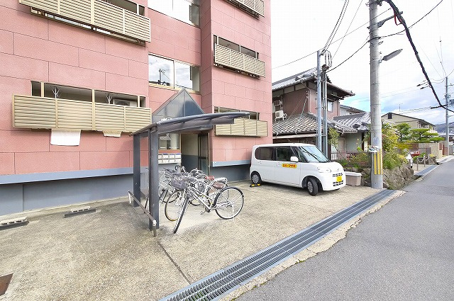 ボナール奈良新大宮の駐車場