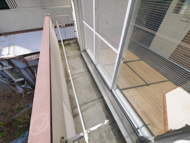 ハウスナカタニのバルコニー|外からの目が気にならないバルコニーで洗濯物が干せます