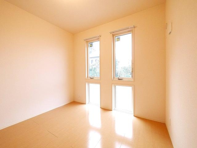 セレッソ　パティオⅢの洋室|明るい洋室です