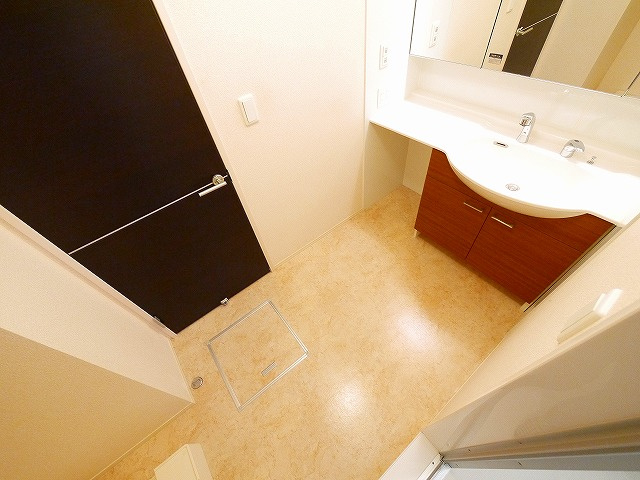 セレッソ　パティオⅢの洗面所|脱衣スペースもあります