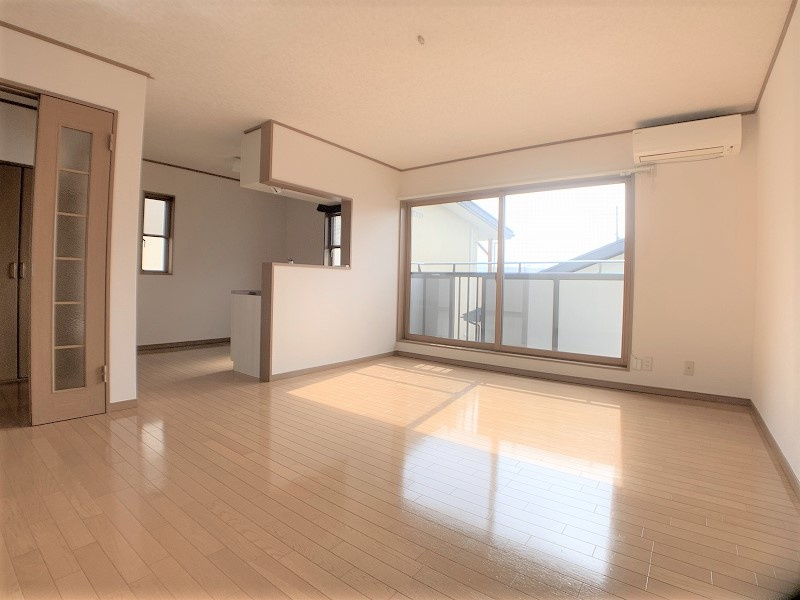 リッチヒルズみたけの居間・リビング