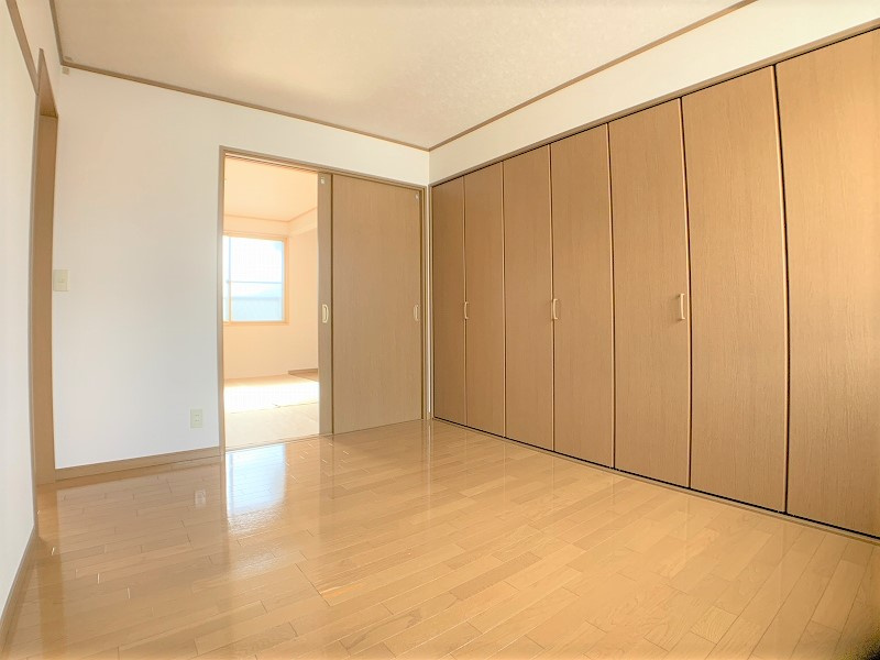 リッチヒルズみたけの寝室