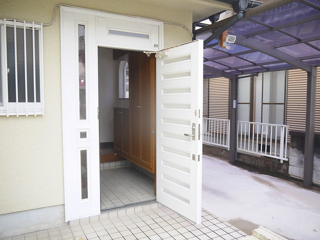 下川原貸家のエントランス