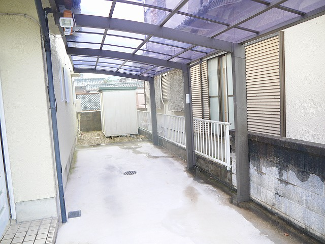 下川原貸家の駐車場