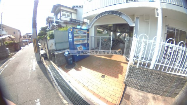 【エントランス】 | サンハイツ昭和町│瓢箪山駅徒歩４分！独立洗面台付の１ＬＤＫです！│
