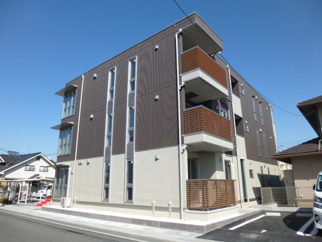 倉敷市老松町１丁目のアパートの外観