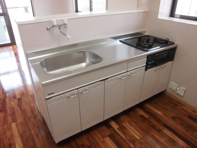 【キッチン】 | マチタマンション | システムキッチン3口コンロ付