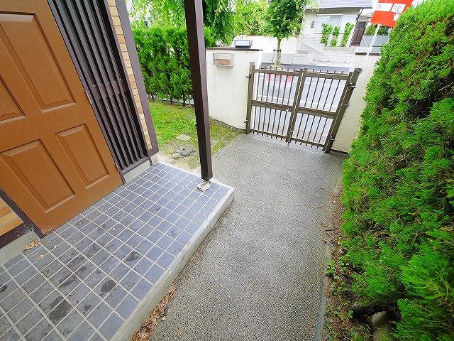 西登美ヶ丘一戸建（５丁目）のエントランス