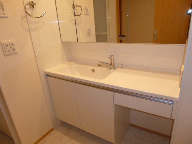 グラン　シイズの独立洗面台|シャンプードレッサー