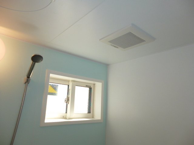 グラン　シイズの浴室|浴室窓・換気扇