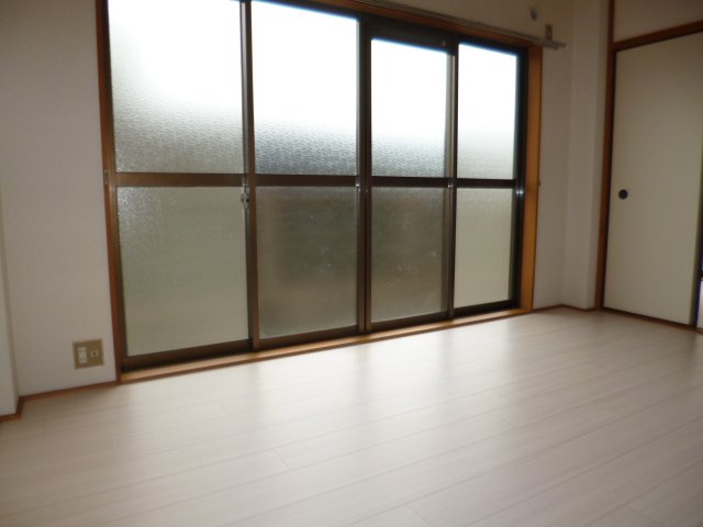 マンションみふねＮｏ１１の居間・リビング