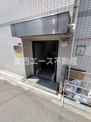 【エントランス】 | サニーマンション｜敷金礼金ゼロゼロの学生様に人気の物件｜