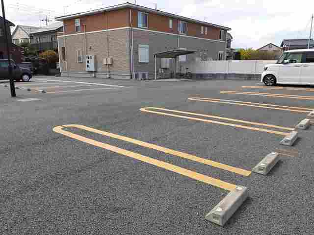シャルマンⅡの駐車場