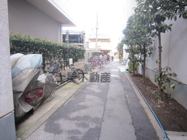 板橋ハイタウンの駐車場