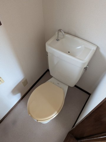 【トイレ】 | モトハシアパート | キレイな個室空間です