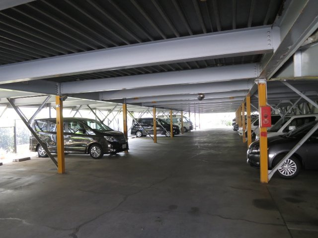 Ｍエトワールライム館の駐車場