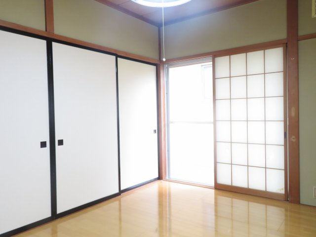 コーポからまつの洋室