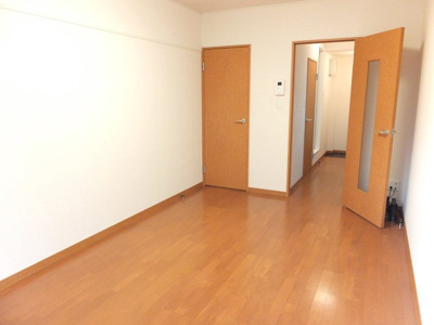 【内装】 | AMI | 家具家電付きのお部屋です。