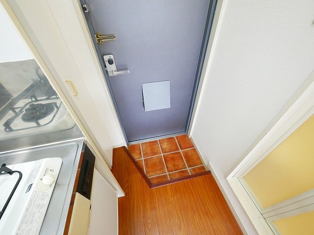 シャンポール 山添の玄関|明るい玄関です